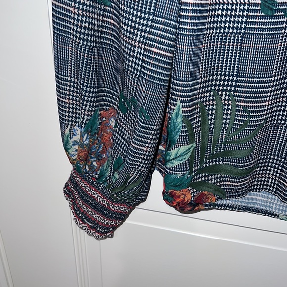 Jealous, tomato, blue floral blouse - Picture 3 of 4